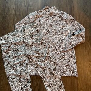 Lands End Cheetah Brown & White Women’s Matching Set Top & Pants Size Medium